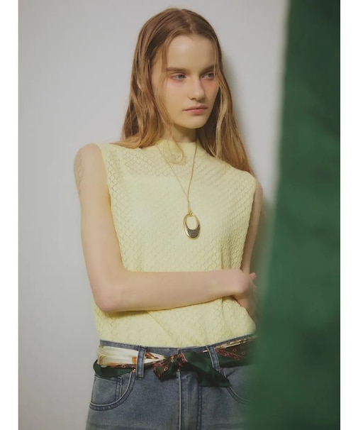 透かし編みニットノースリーブトップス