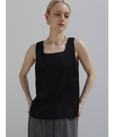 スクエアネックサテンタンクトップ