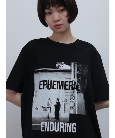 モノクログラフィックTシャツ