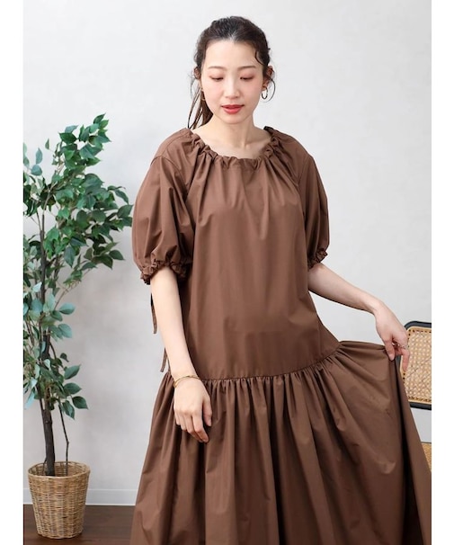 バックリボンティアードワンピース