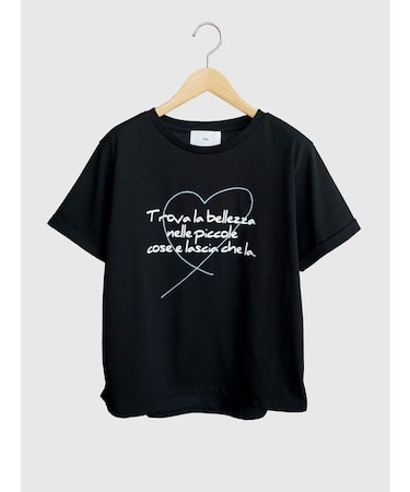ハート刺繍×ロゴプリントTシャツ