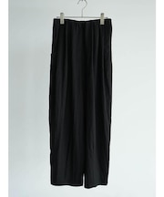 タックテーパードパンツ