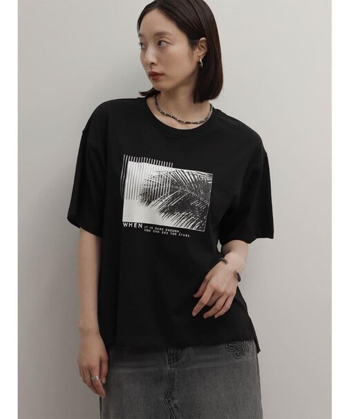 ボタニカルフォトプリントTシャツ