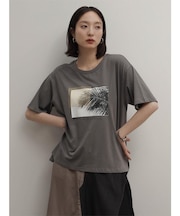ボタニカルフォトプリントTシャツ