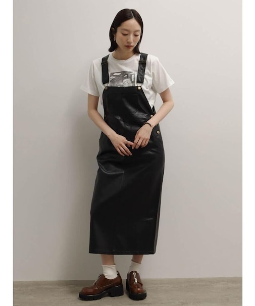 フェイクレザーサロペットスカート