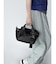 チャーム付きフェイクレザー2wayバッグ（greige,black,blue)