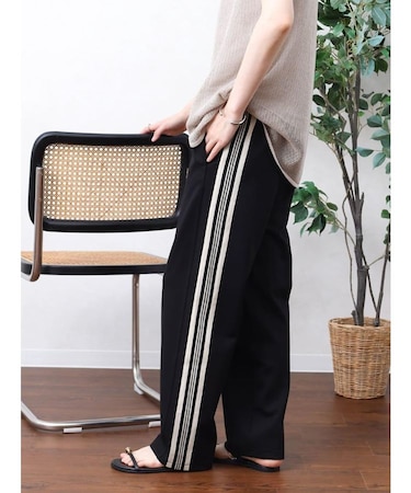 サイドラインストレッチパンツ