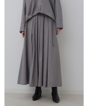 ウール混ベルト付きフレアスカート
