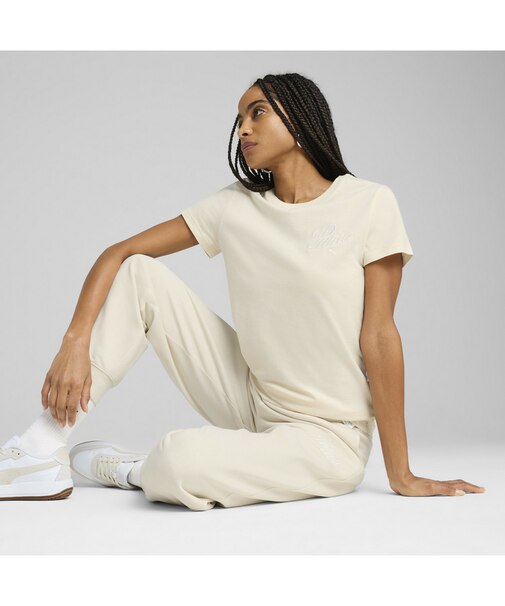 ウィメンズ ESS スクリプト 半袖 Tシャツ