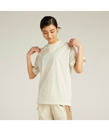 ウィメンズ ワードローブ ESS＋ 半袖 Tシャツ
