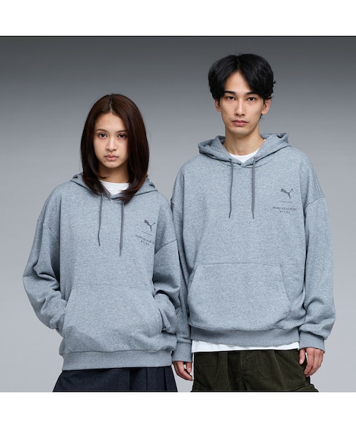 ユニセックス PUMA x モンスターハンターワイルズ フーディ バックプリント
