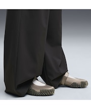 ウィメンズ モストロ フェイ サテン スニーカー Mostro Fey Satin Wns
