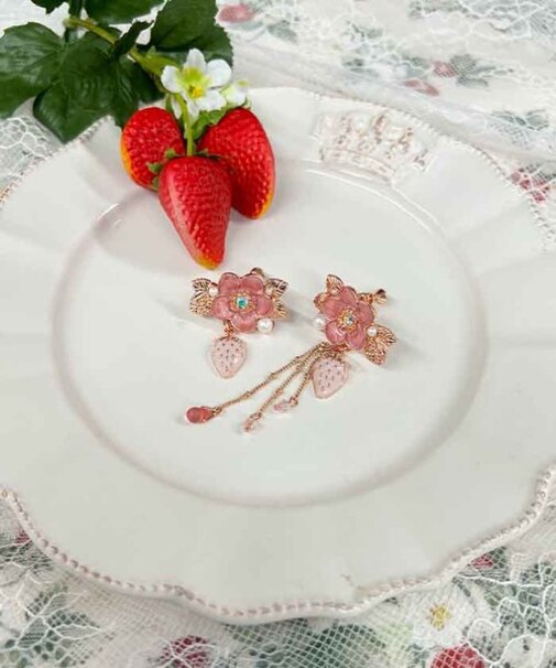 スウィートベリーイヤリング