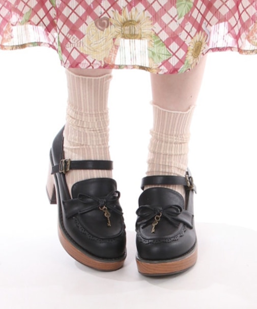 鍵チャーム付ローファー