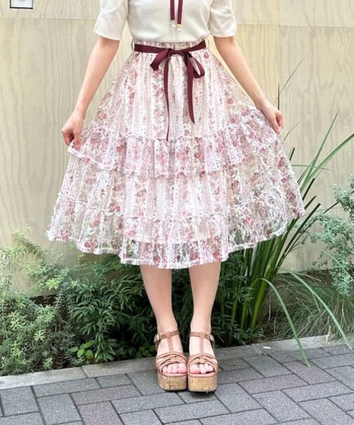 ストライプローズ柄スカート