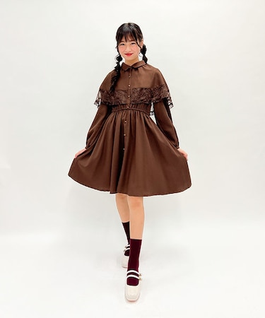 ケープ付きワンピース