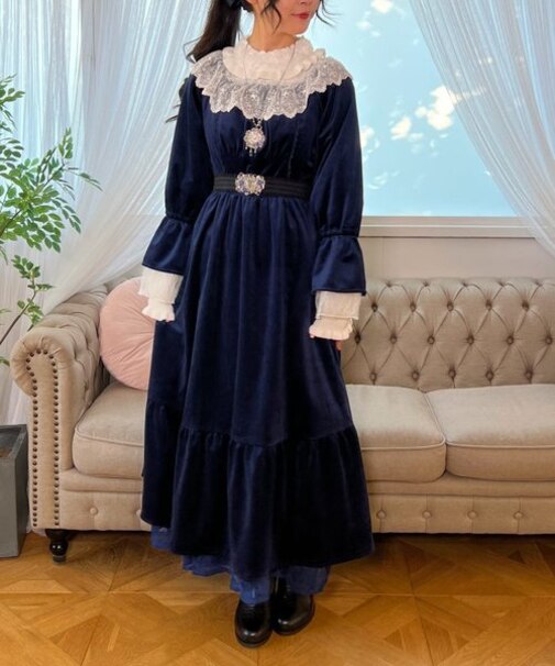 パゴタ袖ベロアワンピース