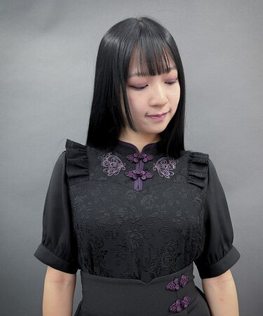 チャイナ蝶刺繍半袖ブラウス｜アクシーズファムの通販｜&mall（アンド 