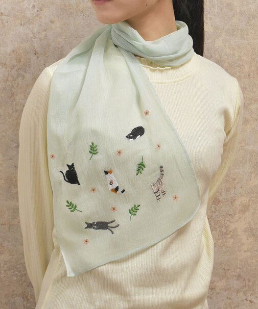 ネコ×花刺繍ストール