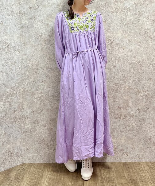 刺繍モチーフマキシワンピース