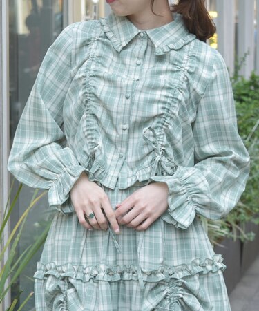 ショート丈ドロストブラウス