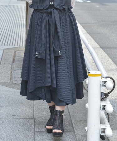 シャツ巻き風イレヘムスカート