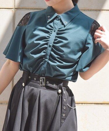 ギャザー×フレアスリーブブラウス