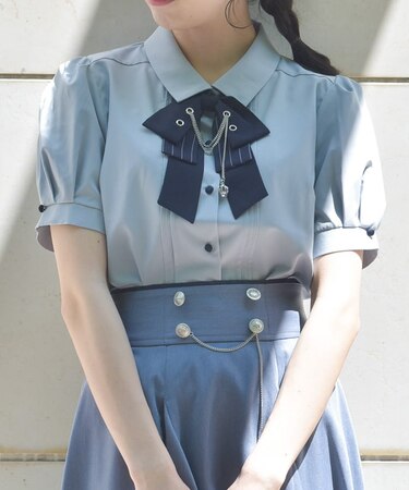 ハトメ×チェーン付リボンブラウス