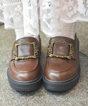 フロントバックルローファー