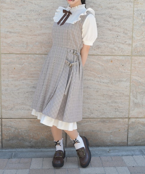 ハトメ使いベルトデザインワンピース