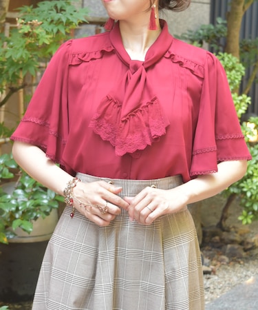 レース使いリボンブラウス