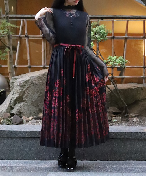 彼岸花柄プリーツジャンスカ