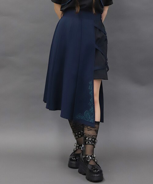 【最安値】新品　未使用　axes femme 　クロスベルト麻雀牌刺繍スカート クロスベルト麻雀牌刺繍スカート | レディース服・レディース