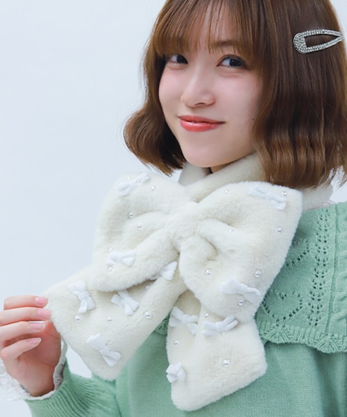 リボン×パールファーマフラー｜アクシーズファムの通販｜&mall（アンド