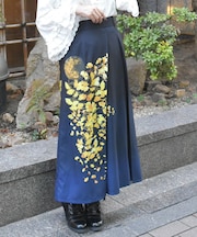 紅葉柄スカート