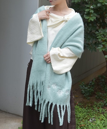 雪の結晶刺繍ストール
