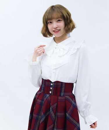 ビッグリボン付き丸襟ブラウス