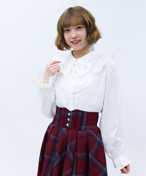 ビッグリボン付き丸襟ブラウス