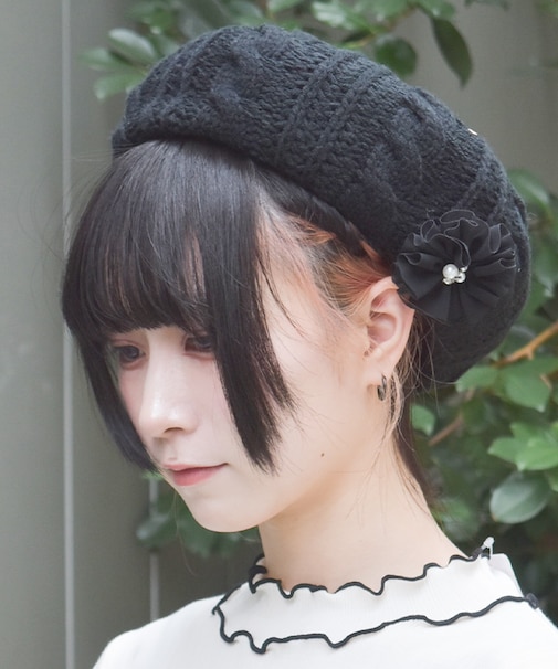 コサージュ付きニットベレー