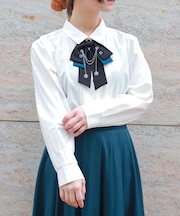 チェーン×リボン付ブラウス