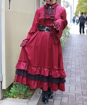 ジャボブローチ付ロングワンピース