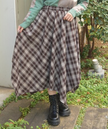 チェックイレヘムスカート