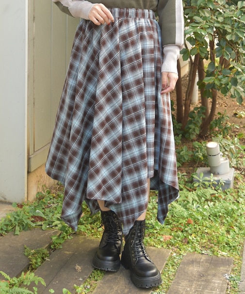 チェックイレヘムスカート