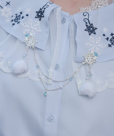 雪薔薇モチーフ襟クリップ