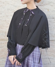 Ｗ釦レースアップケープ