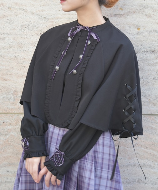 Ｗ釦レースアップケープ