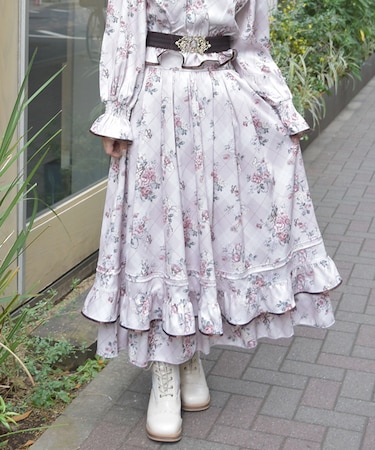 チェック×フラワー柄スカート