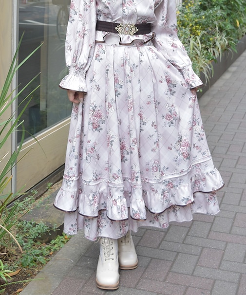 チェック×フラワー柄スカート