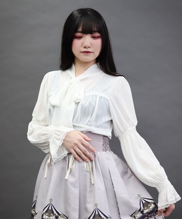 シャーリングボウタイブラウス