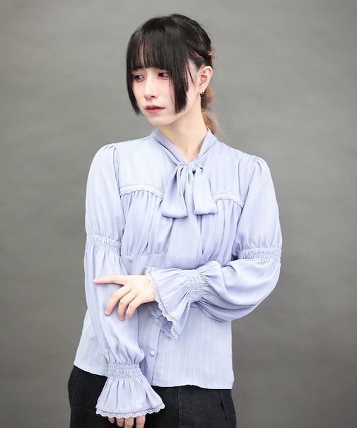 シャーリングボウタイブラウス